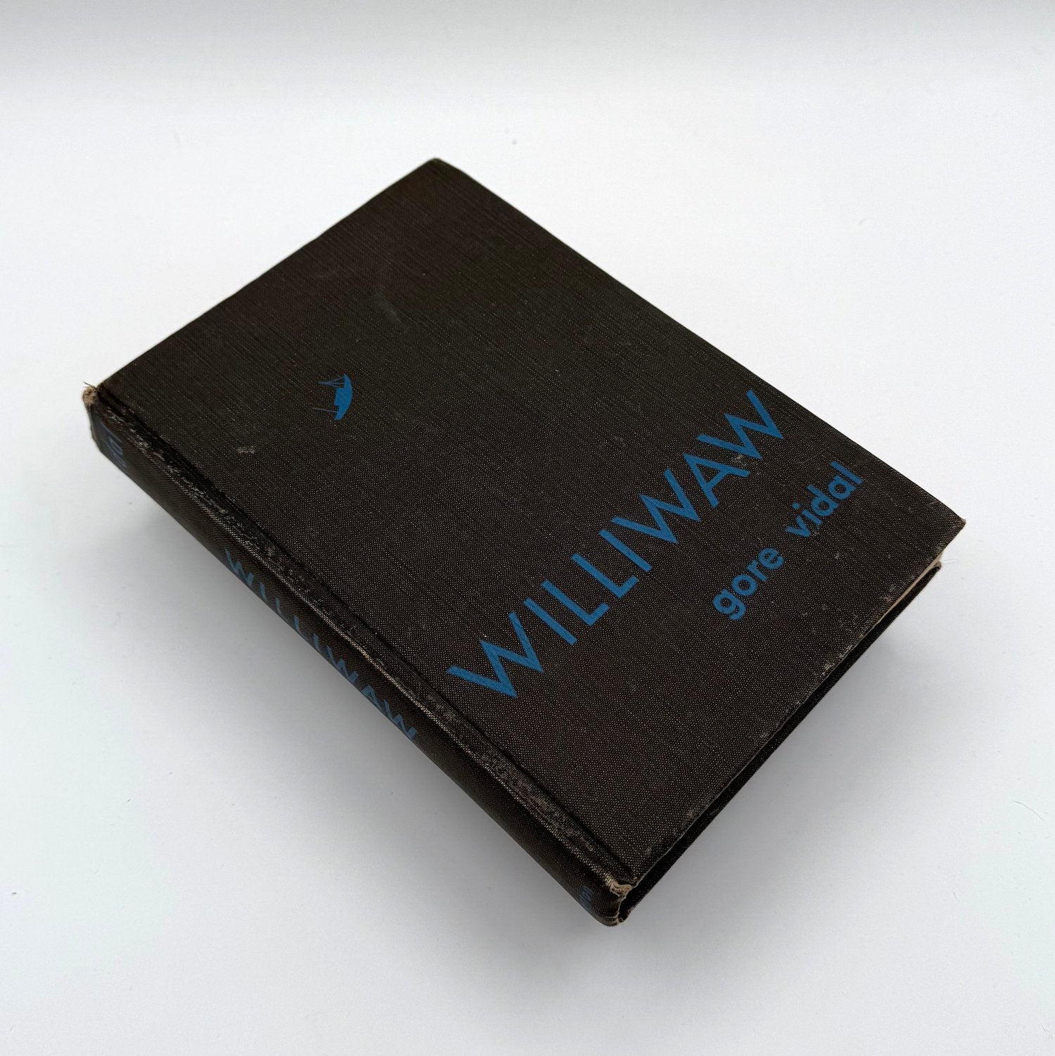 Black book with 'WILLIWAW' on a white background