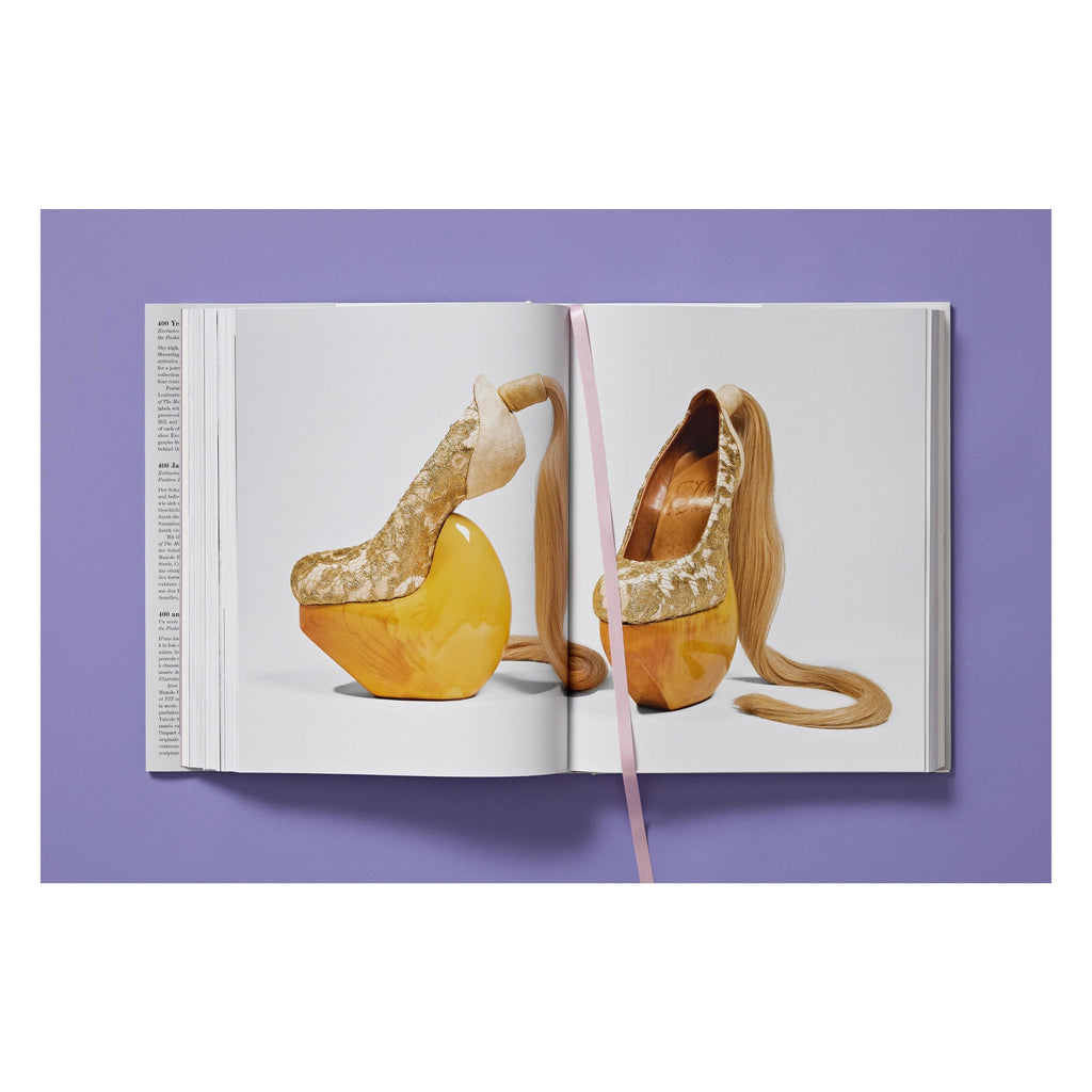 Shoes A–Z The Collection of The Museum at FIT (German, French, English)