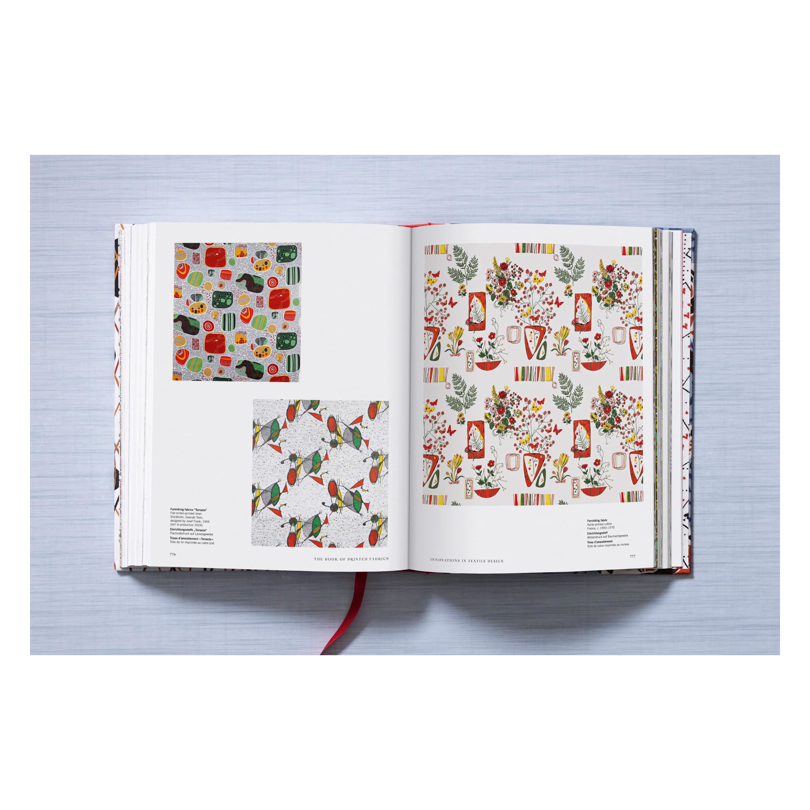 The Book of Printed Fabrics: From the 16th century until today (German, French, English)