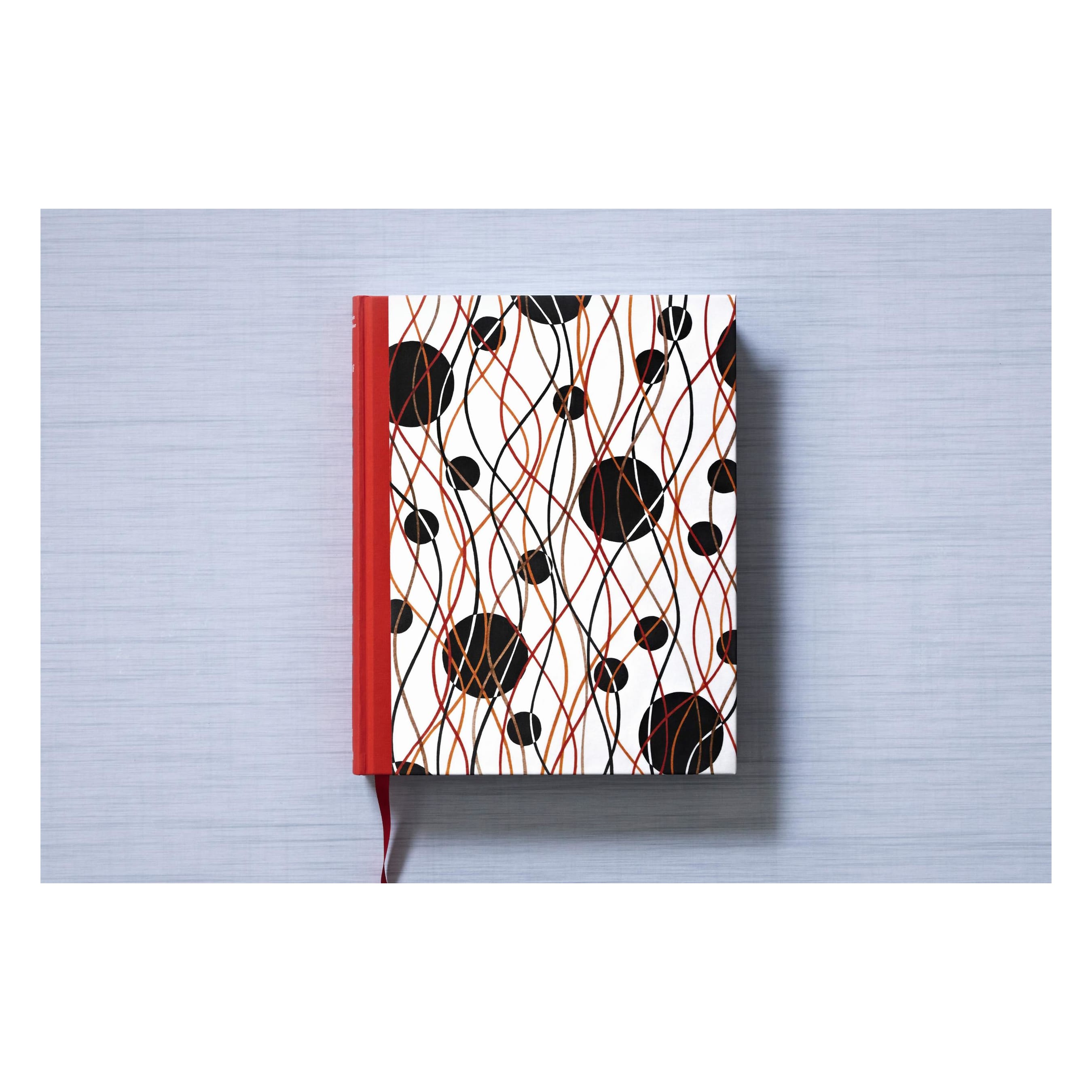 The Book of Printed Fabrics: From the 16th century until today (German, French, English)