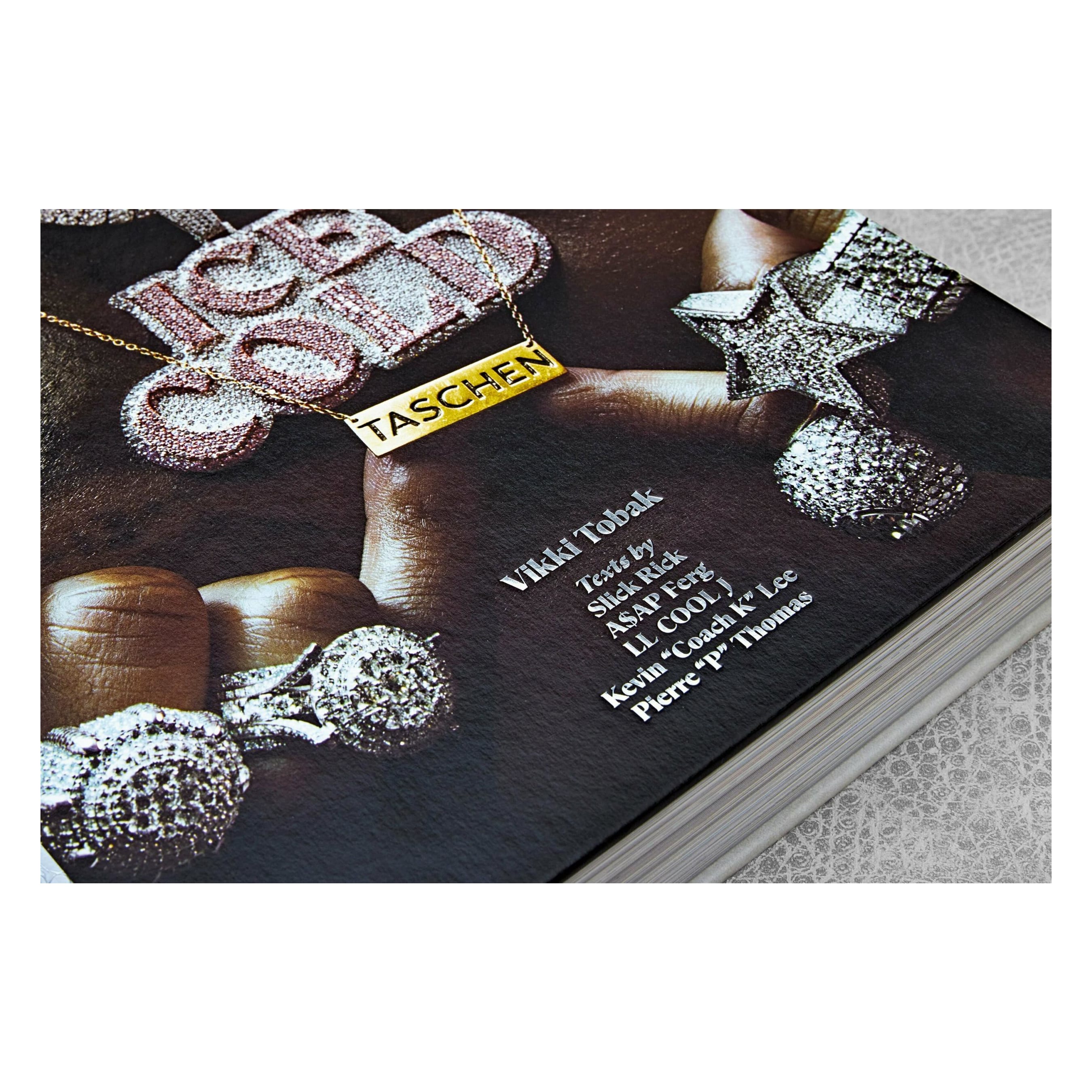 Ice Cold: A Hip-Hop Jewelry History (German, French, English)