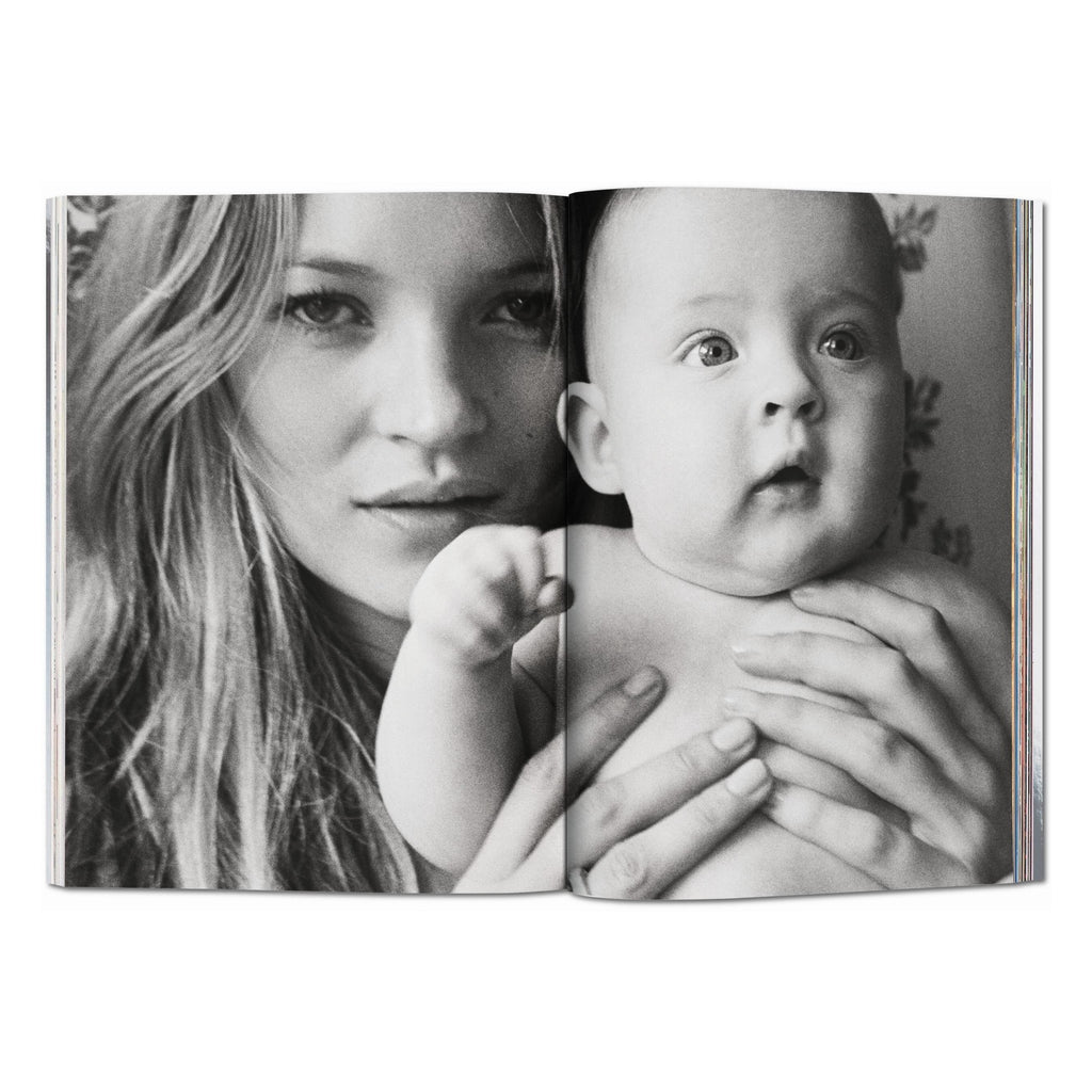 Kate Moss by Mario Testino (German, Spanish, French, English)