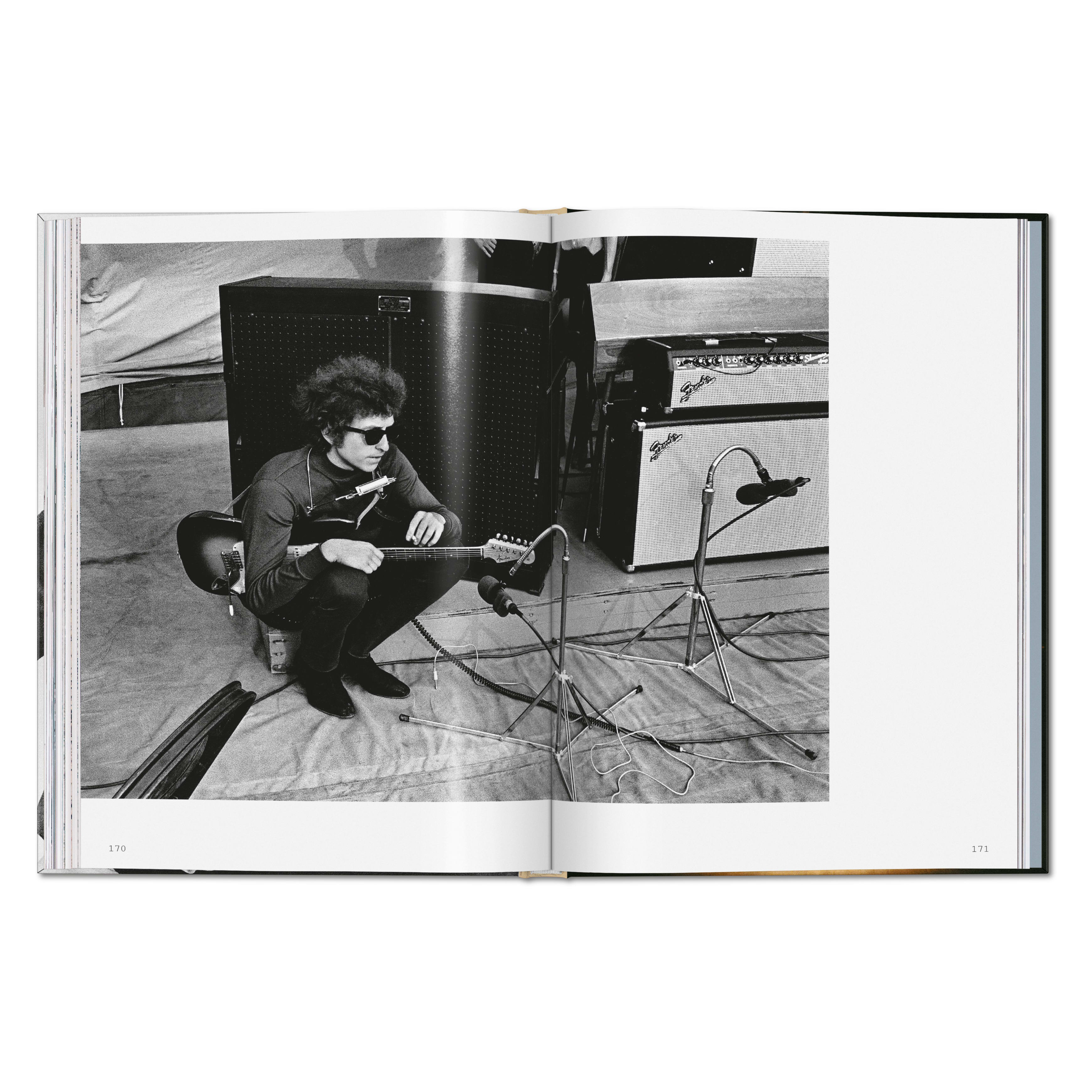Daniel Kramer. Bob Dylan. A Year and a Day