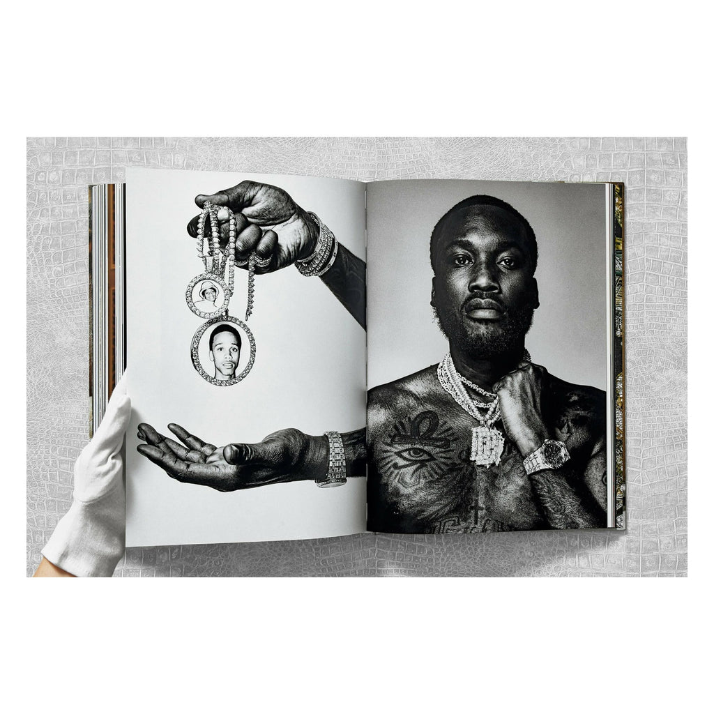 Ice Cold: A Hip-Hop Jewelry History (German, French, English)