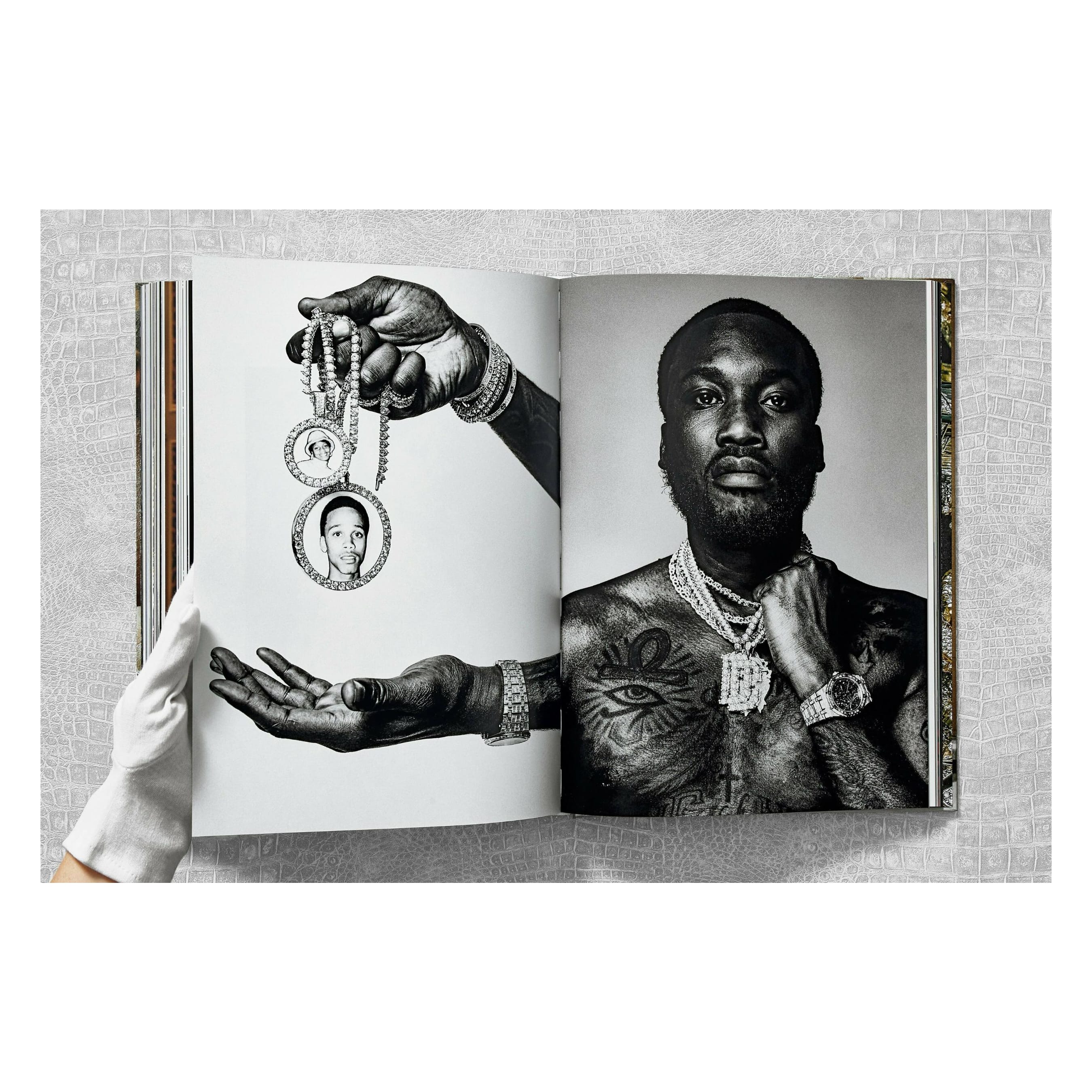 Ice Cold: A Hip-Hop Jewelry History (German, French, English)