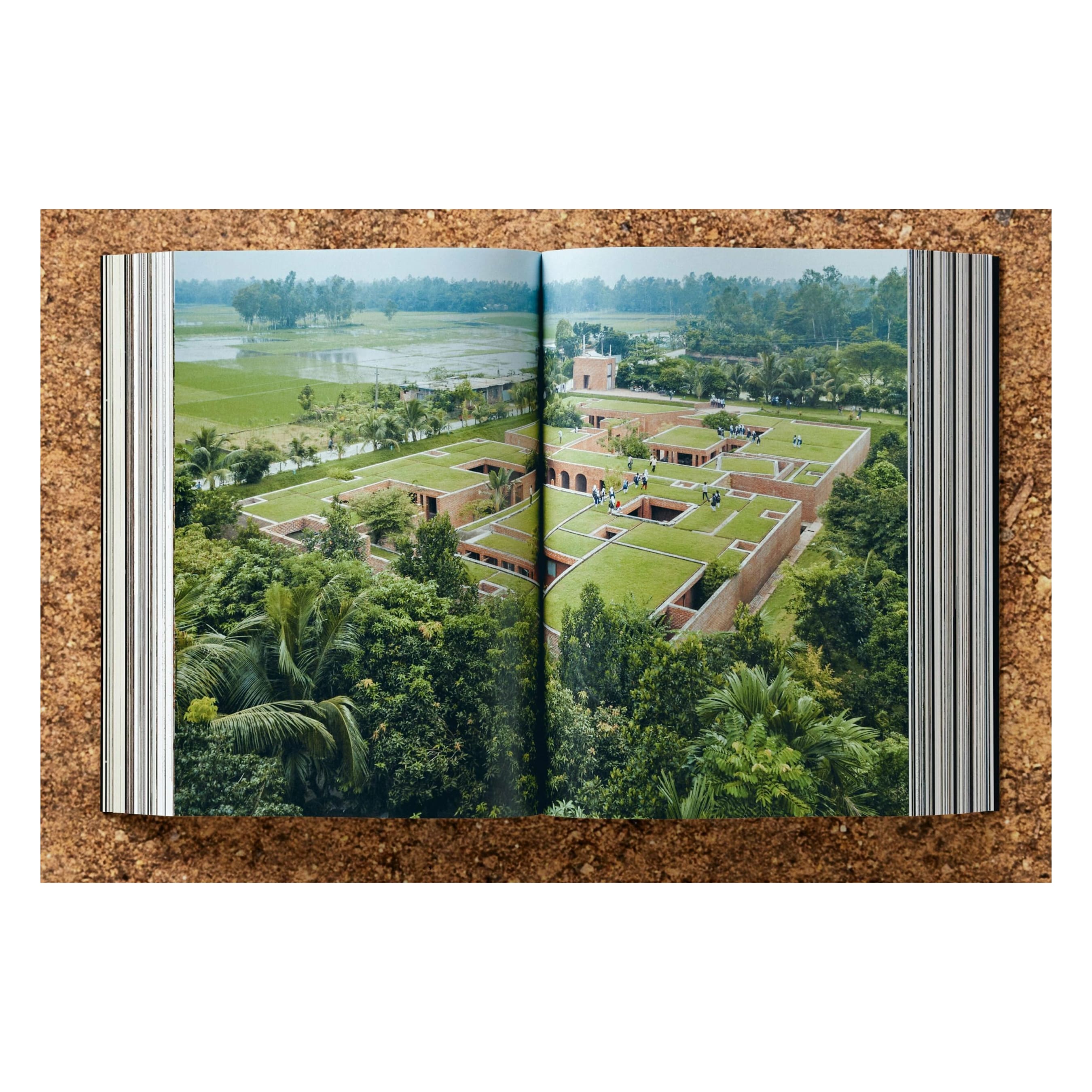 Bjarne Mastenbroek: Dig it! Building Bound to the Ground