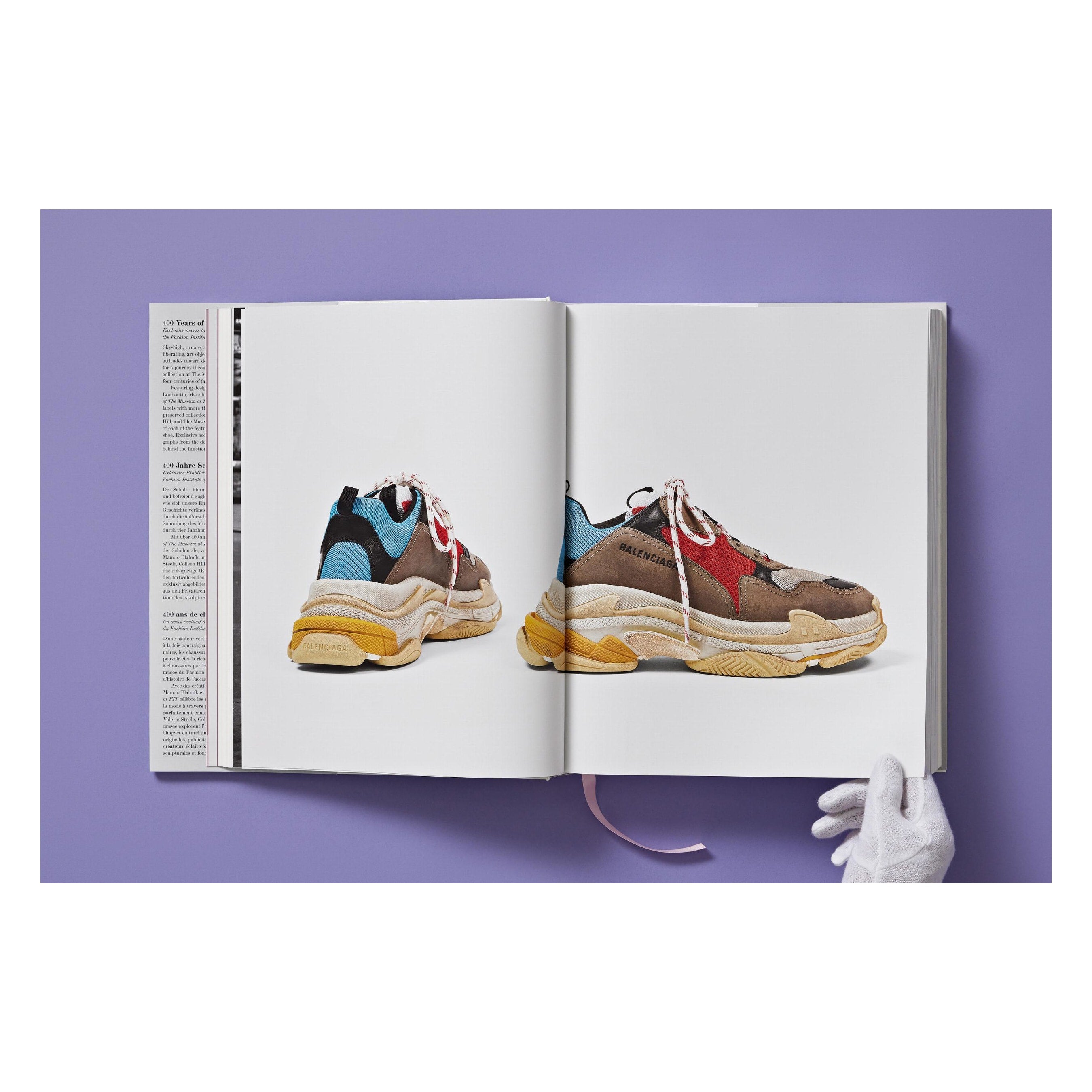 Shoes A–Z The Collection of The Museum at FIT (German, French, English)