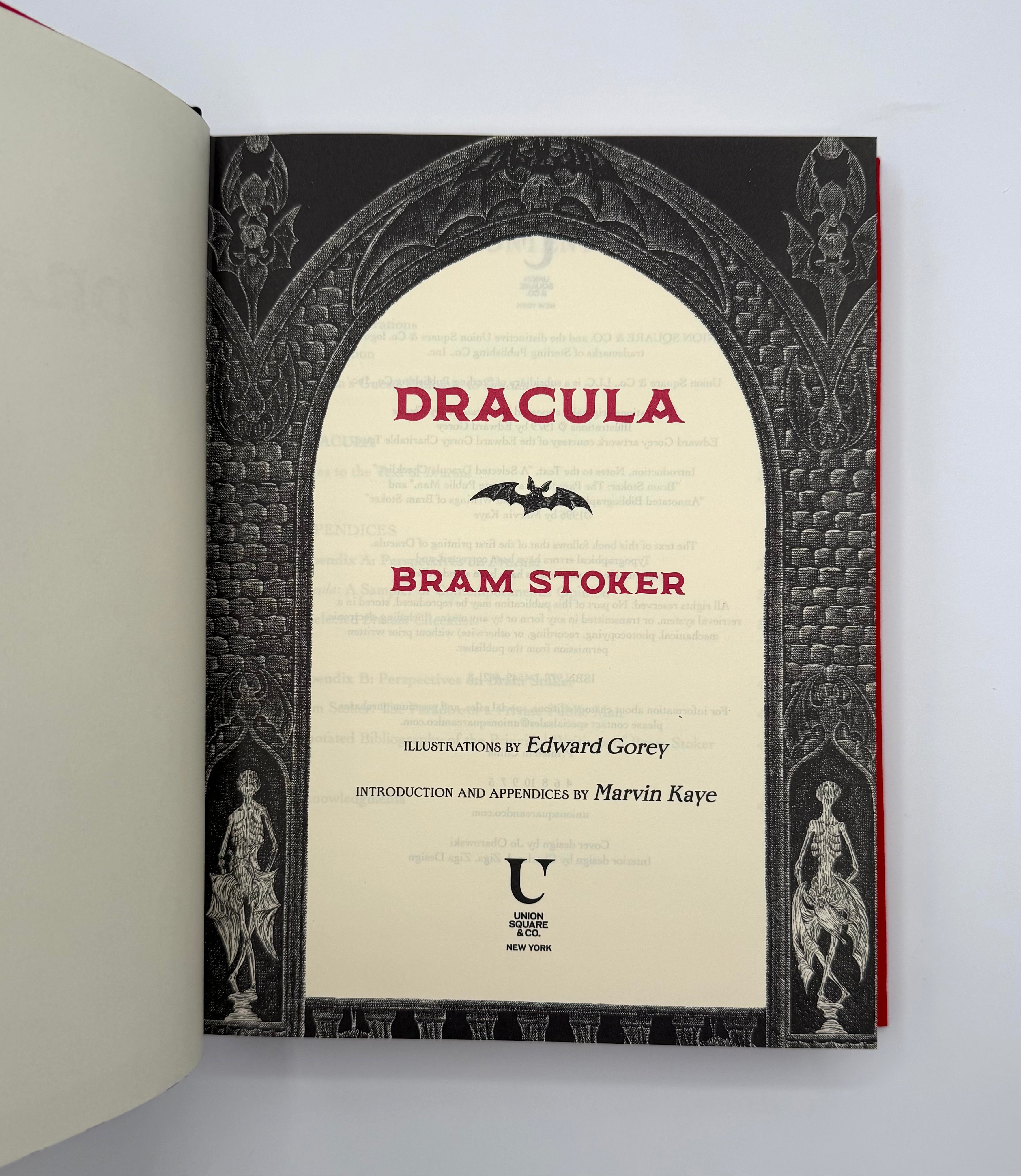 Dracula (Deluxe Edition) by Bram Stoker