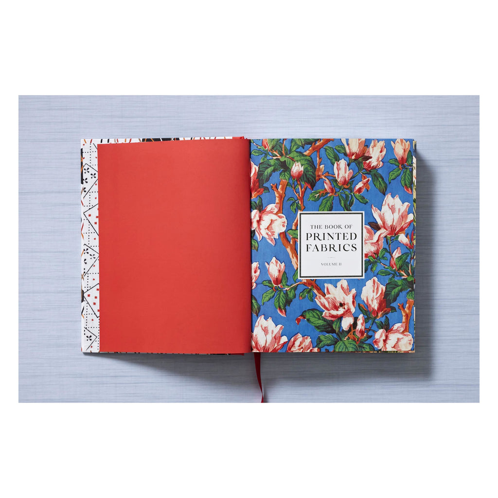 The Book of Printed Fabrics: From the 16th century until today (German, French, English)