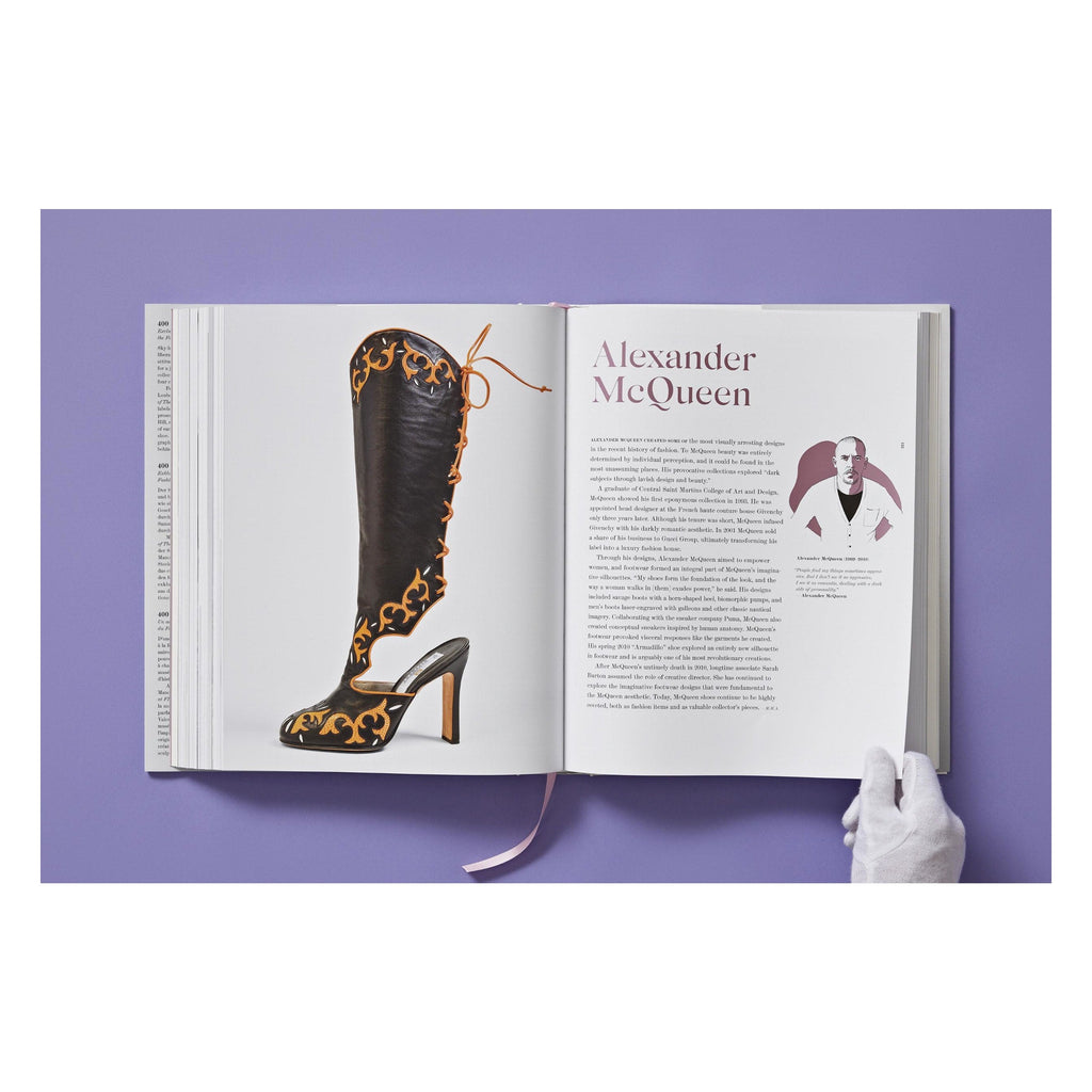 Shoes A–Z The Collection of The Museum at FIT (German, French, English)