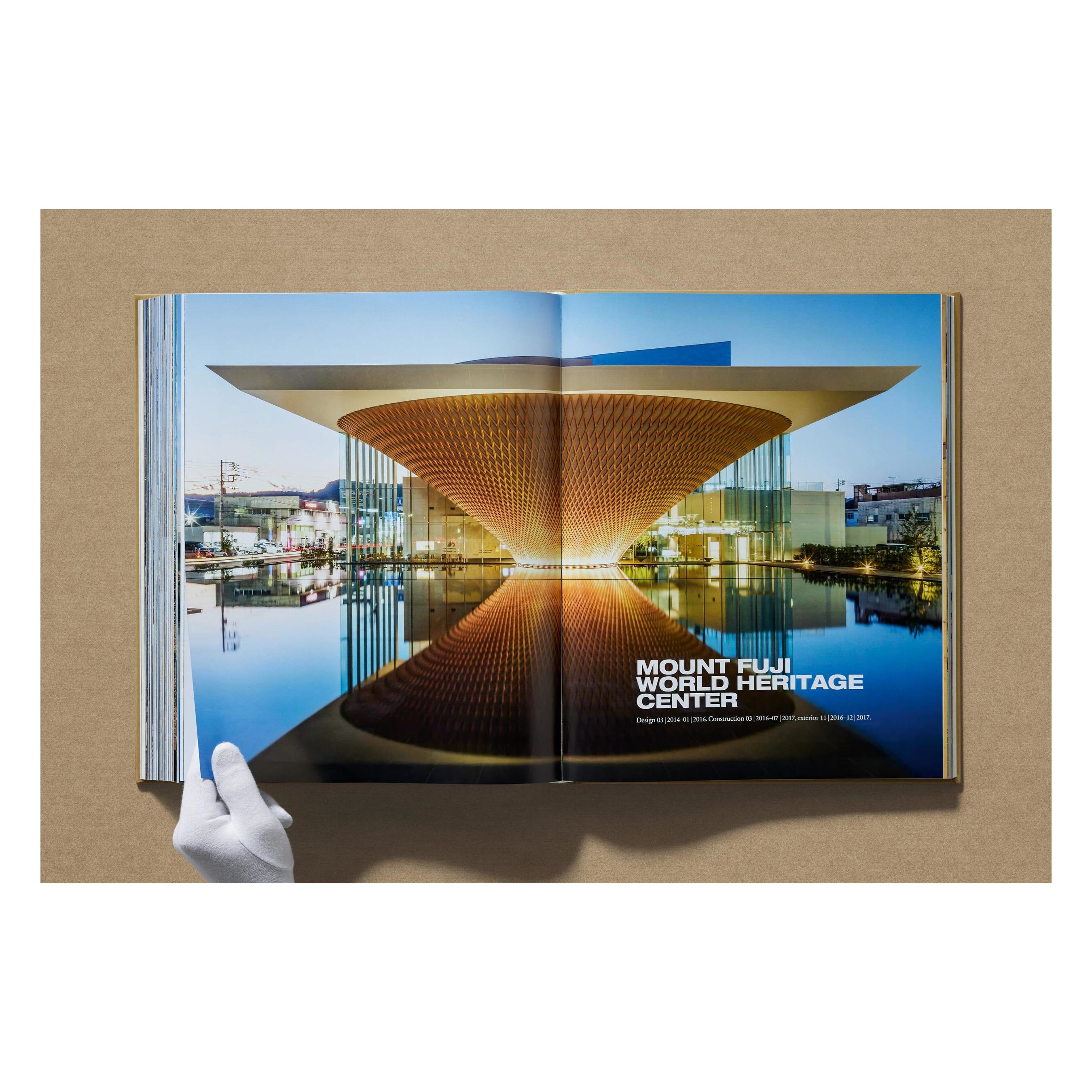 Shigeru Ban: Complete Works 1985–Today (German, French, English)