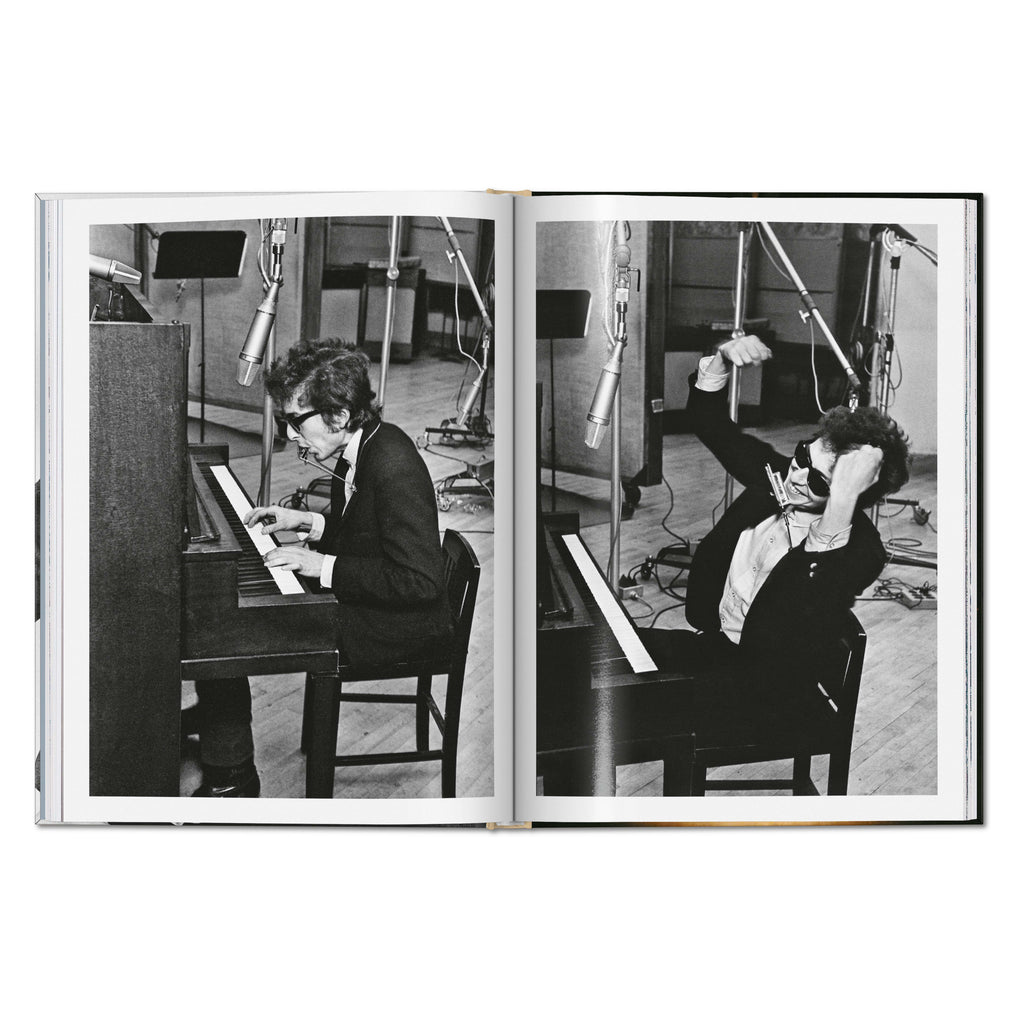 Daniel Kramer. Bob Dylan. A Year and a Day