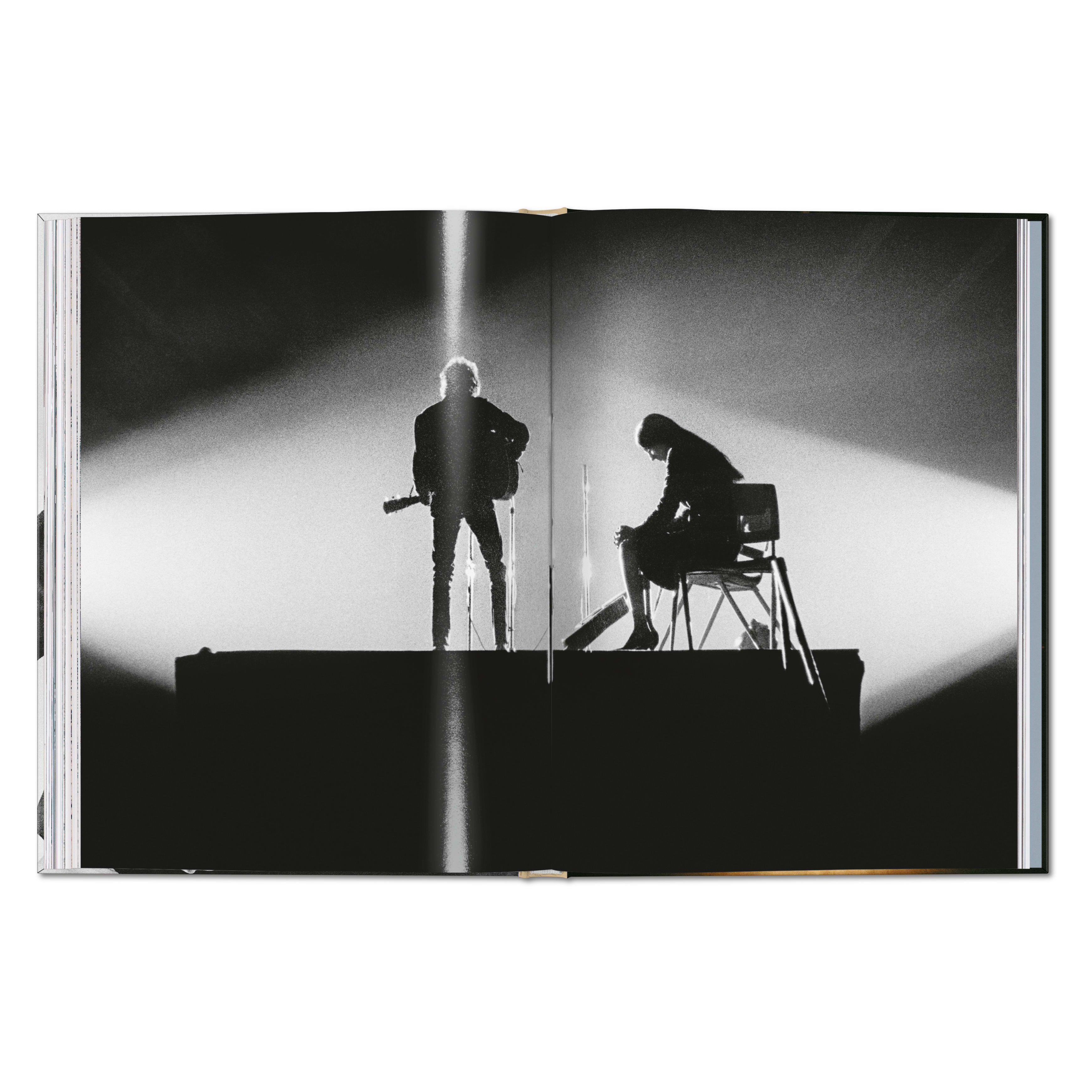 Daniel Kramer. Bob Dylan. A Year and a Day