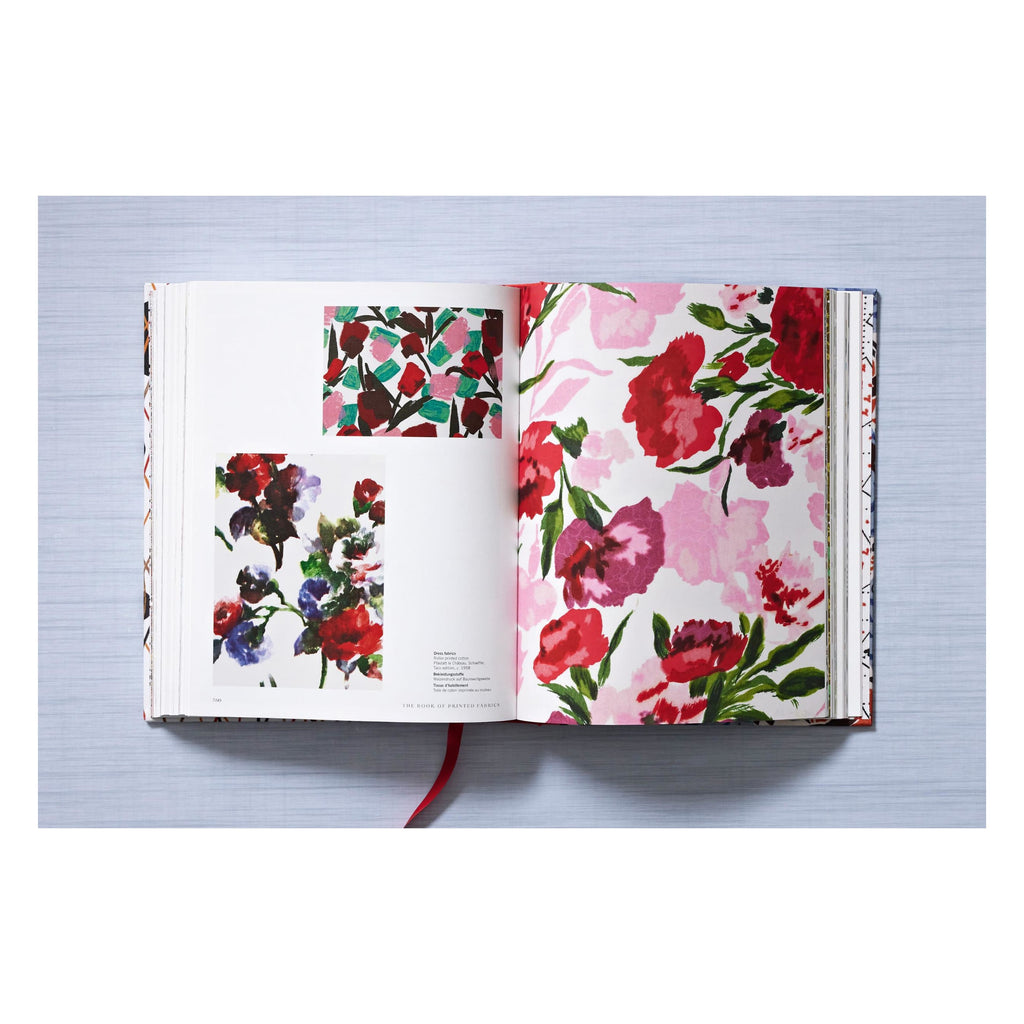 The Book of Printed Fabrics: From the 16th century until today (German, French, English)